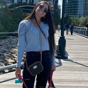 Meet your Posher, Gabi